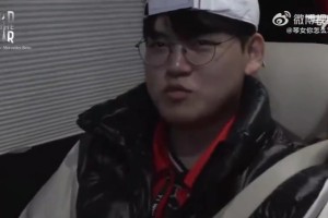 guma质疑犀牛为杂食动物遭Faker呛声：遇到你的话 可能它就吃肉了