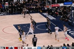 巨星球！哈登关键撤步三分强行命中 助快船超出3分