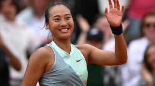 今晚！CCTV5直播奥运冠军郑钦文冲击法网女单16强，多名中国金花出战双打