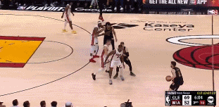 恐怖手感！亨特刚上场底角三分张手就进！强势回应Answer ball！