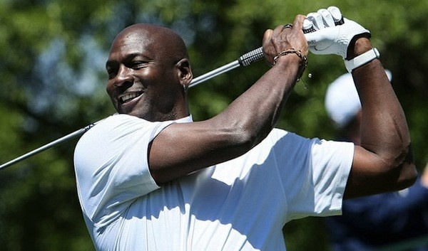 乔治：我打高尔夫被网友喷 谁会24小时都工作 乔丹也打啊