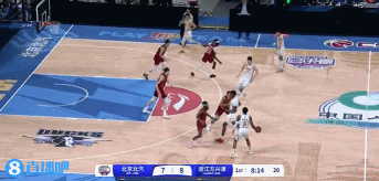 攻坚利器！胡金秋开场3投3中 内外开花独得7分