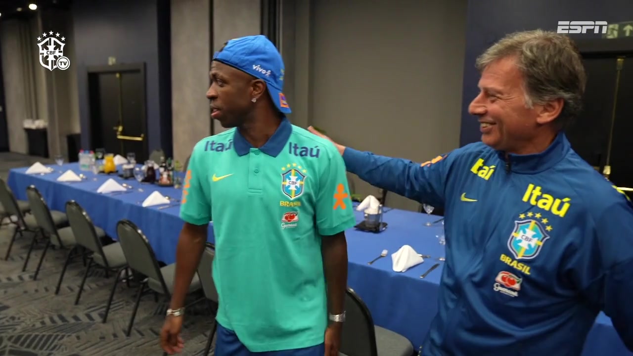 桑巴军团新周期！巴西国脚与安切洛蒂及教练团队见面